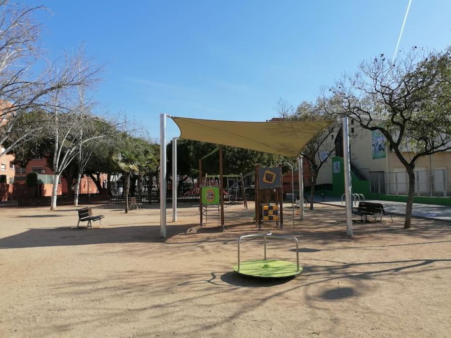 Piso Pl 2B, 20Min Plaza Cataluna Sant Adria de Besos Exterior foto